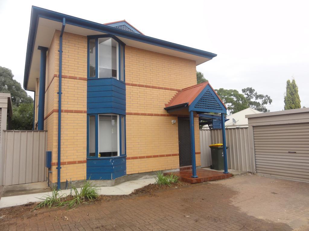 Prime Location & Spacious Adelaide Exterior photo